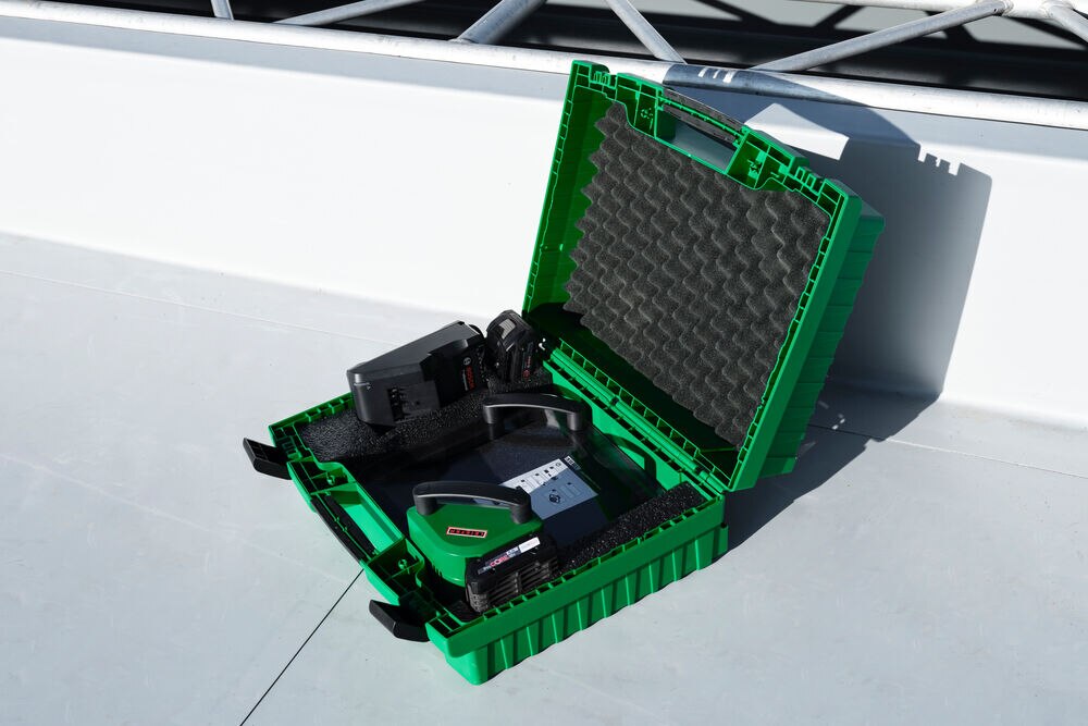 Find leaks quickly with the battery-powered vacuum testing device