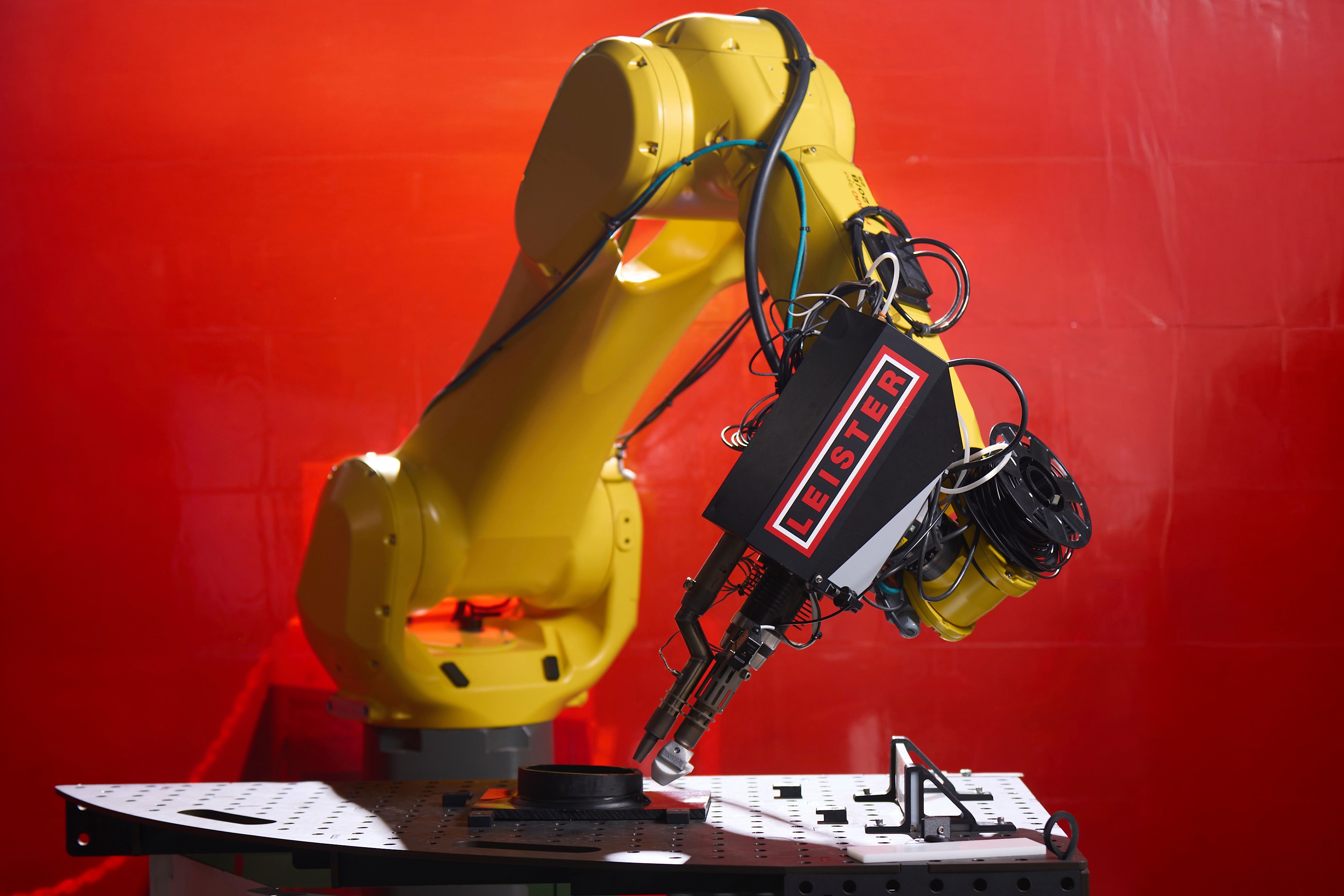 LT_CORP_Plastic_Welding_with_Robotic_Precision_SS_IM_01.JPG